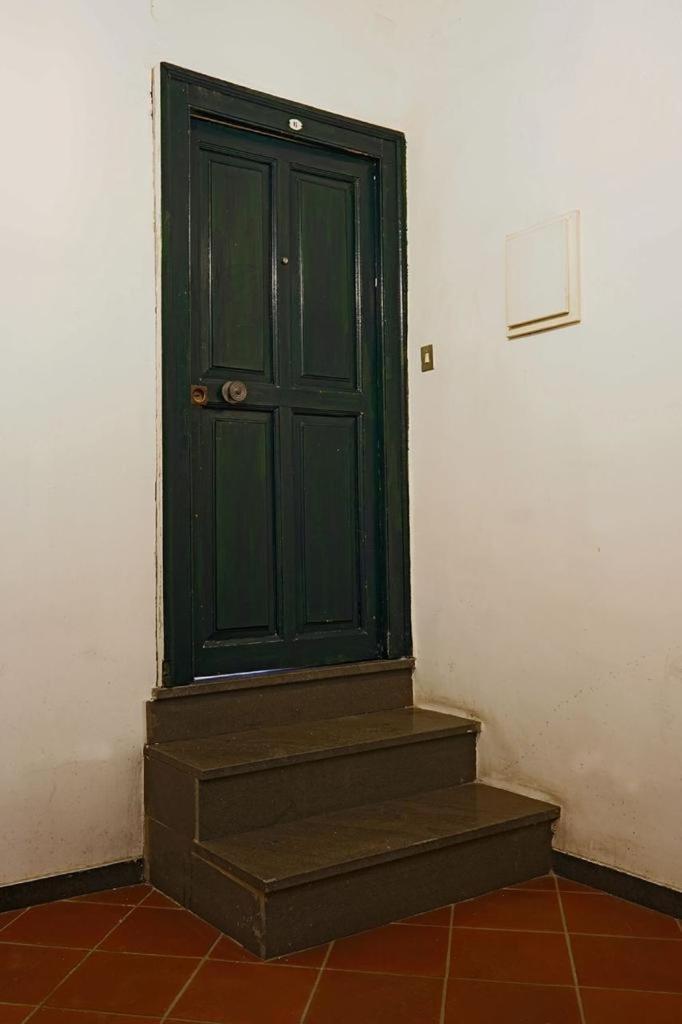 Appartamento Loft Plebiscito In The Heart Of Napoli